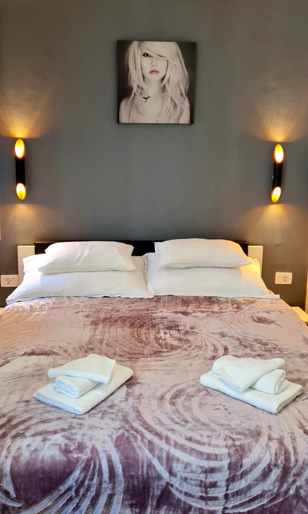 Inchy Accommodation - In The Center Of Diocletian'S Palace Split Exterior foto